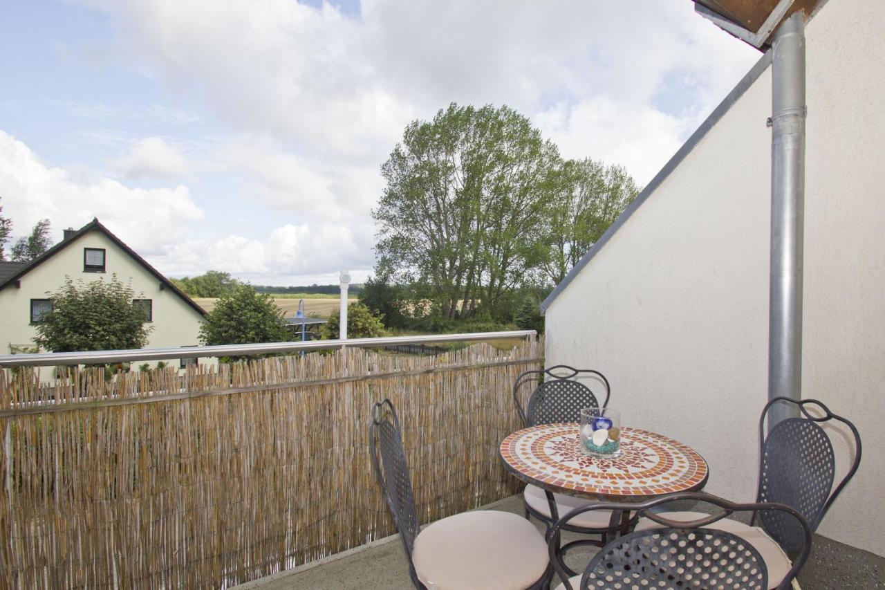 Strandnahe 2-Raum-Ferienwohnung Mit Balkon - Strandhaus Moenchgut Fewo 10 Lobbe Exterior foto